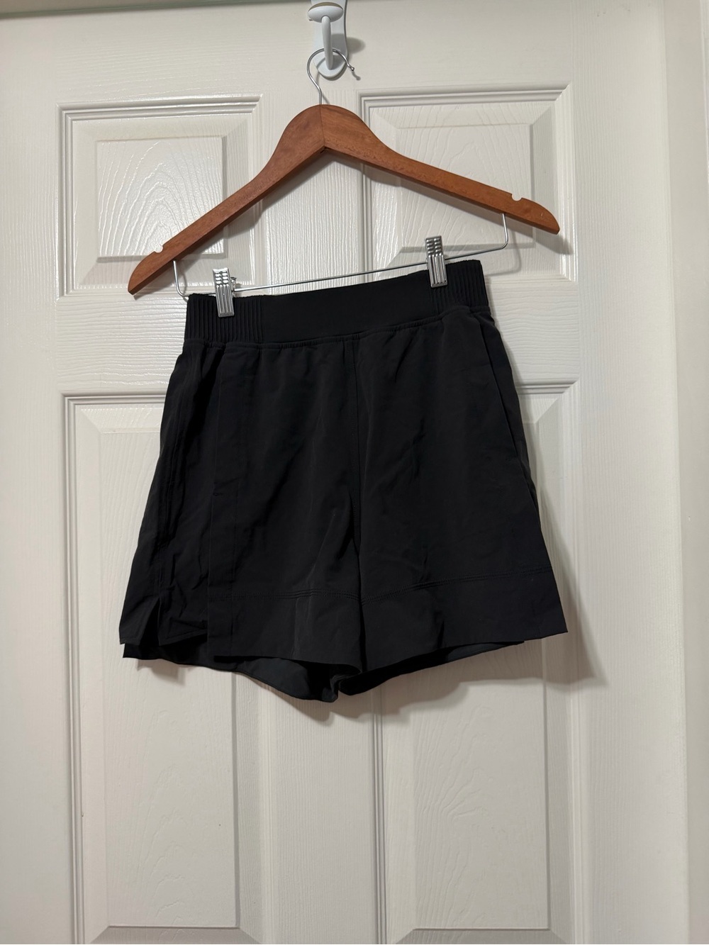 Lululemon athletica stretch women relaxed fit high rise short 4” size xs vvguc